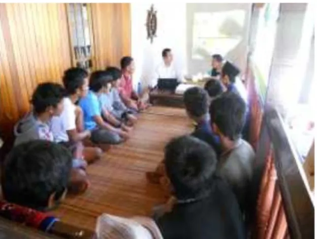 Gambar 1. Sosialisasi Program IbM antara Tim Pengabdi dengan Ketua dan Anggota  Kelompok Tani Ikan Batang Kandis Jaya dan  Kelompok Tani Sawah Laweh  Kec