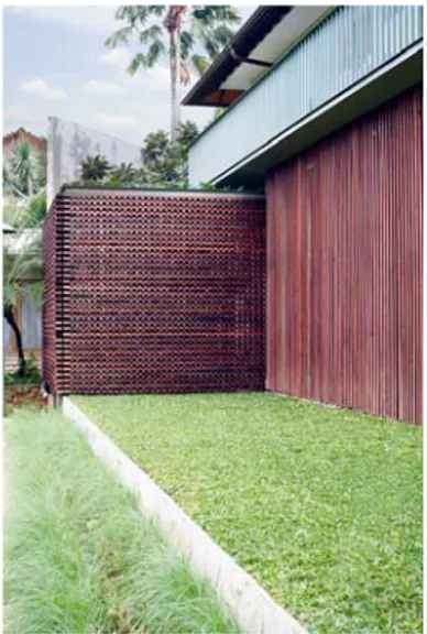 Foto 2.15 dinding berongga sebagai tempat ventilasi silang  (sumber : Rumah tinggal rancangan Ahmad Djuhara,Bintaro)  5