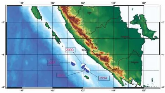 Gambar 3. Lokasi empat gempabumi signifikan M  ≥  7,0 daerah Bengkulu pada tahun 1975, 1994, 2000, dan 2007.