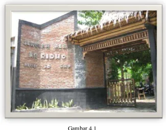 Gambar 4.1 Gerbang SMP Alam Ar-Ridho Kota Semarang 