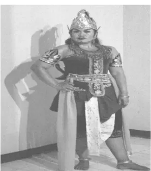 Gambar 1. Kostum Tari Baladewa dalam pertunjukan lengger
