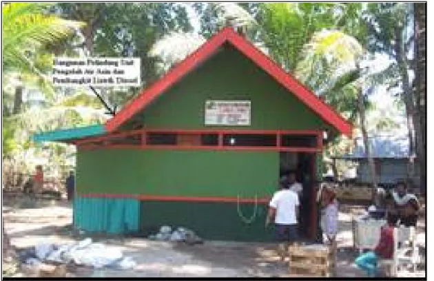 Foto 2 : Bangunan pelindung instalasi diesel pulau pandangan yang diperlebar oleh masyarakat sebagai  tempat pengolah air asin