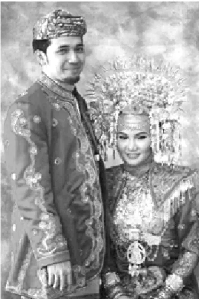 Gambar 3.13 Peristiwa pernikahan mengenakan pakaian Sumatra Utara.