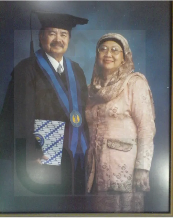 Foto Amri Yahya Bersama Istrinya (Ibu Soed Sri Zuzamti) 2