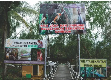 Gambar 7. Pintu gerbang masuk ke wisata alam bekantan Sungai Hitam