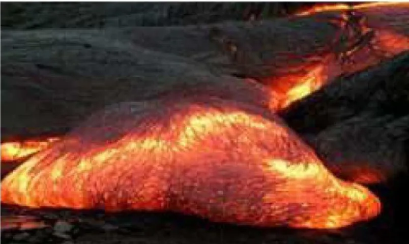 Gambar 2.5  Lava yang berwarna orange kemerahan menandakan suhu yang  tinggi 