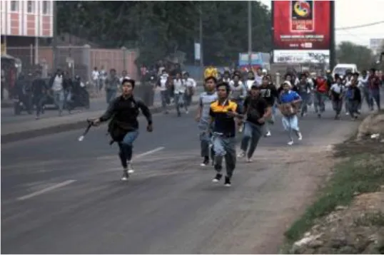 Gambar II.1 Tawuran Pelajar 