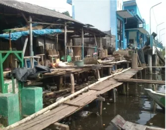 Gambar 7.  Tempat Penyimpanan Peralatan Kerja  Nelayan Di Wilayah Pesisir Kelurahan Greges (Sumber: 