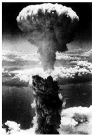 Gambar 3  Ledakan Bom Atom di Nagasaki 