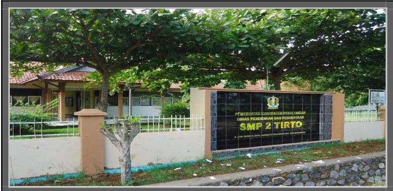 Gambar 4.1 Papan Nama SMP  2 Tirto (Dokumentasi Yunianto) 