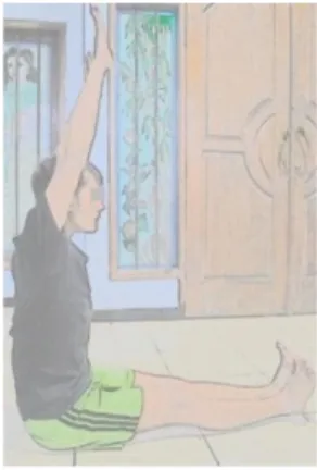 Gambar 2.5 Long Sitting Hand Up Exercise (Dokumen Pribadi,  2015) 
