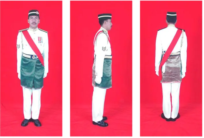 Gambar 1.  Gambar Penuh Pemakaian Pakaian Nombor 1 (Istiadat) Anggota  Lain-Lain Pangkat Berpangkat Pegawai Tanpa Tauliah Kanan  Pengawal Istana 