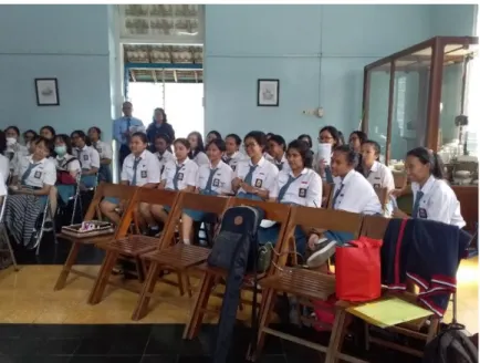 Gambar 1. Pemberian Materi Seminar di SMK PIUS X 