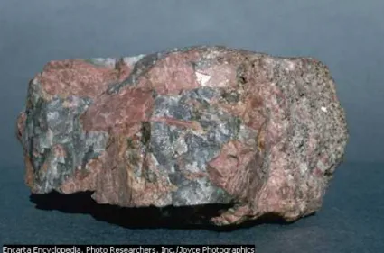 Gambar 4. Pegmatite, salah satu jenis batuan beku 