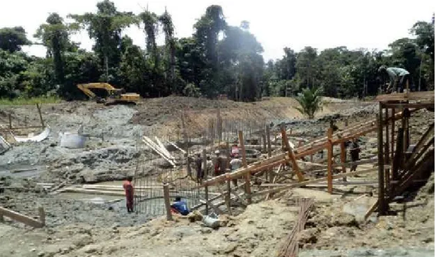 Gambar 2.5. Pembangunan Jalan dan  Jembatan di Sarmi (Foto :Alfred Antoh, Oktober  2012) 