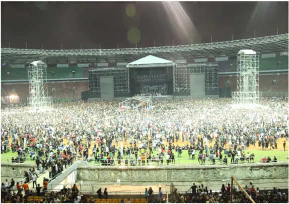 Gambar 1.3 Suasana Konser Bon Jovi di Gelora Bung Karno  Sumber : Live Nation Indonesia 