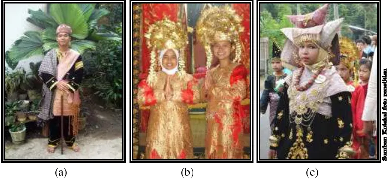 Gambar 5. Pakaian adat masyarakat Minangkabau di Kabupaten Tanah Datar 