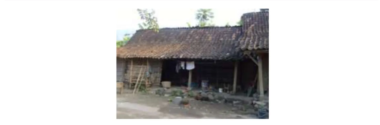 Gambar 1. Rumah dengan Atap Kampung 