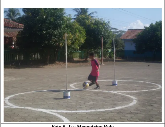 Foto 5. Tes Menggiring Bola 