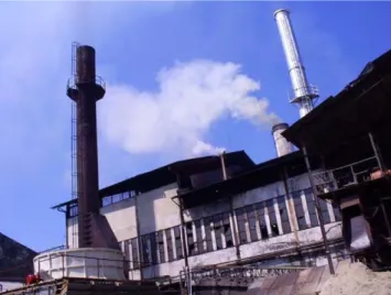 Gambar 5.14  Asap yang dikeluarkan oleh pabrik mengakibatkan polusi udara