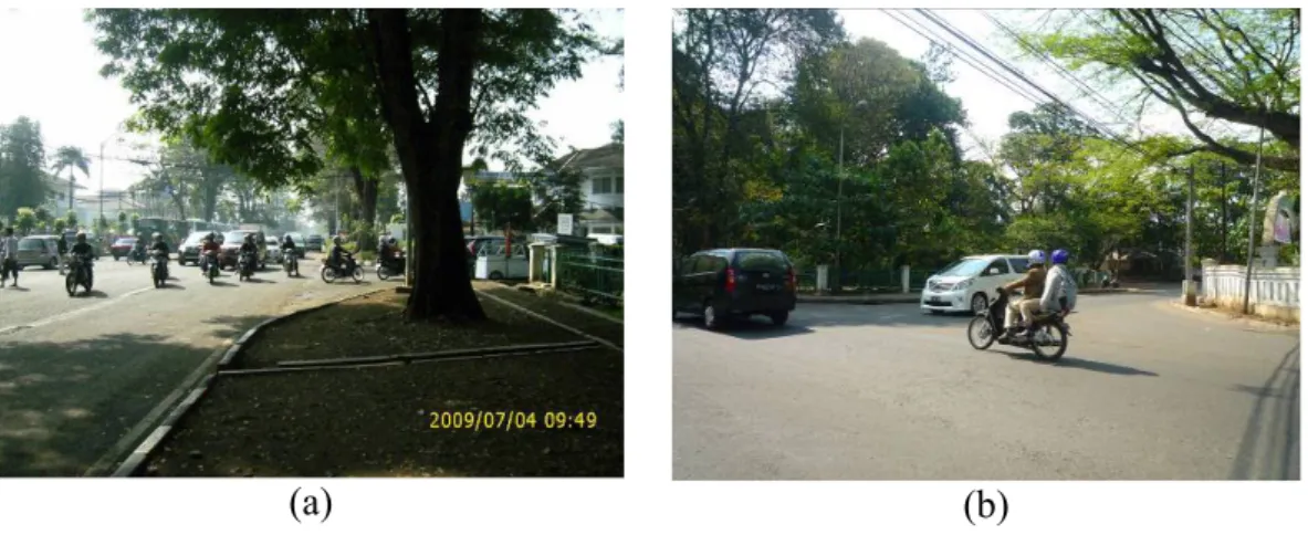 Gambar 9 Daerah Persimpangan Jalan (a. Utara; b. Selatan)  (Sumber: Survei, Juli 2009) 