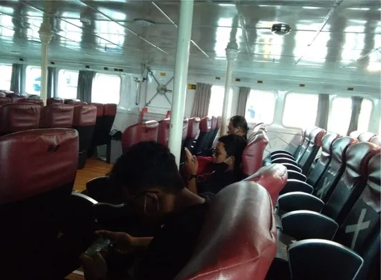 Gambar 2.3. Suasana dalam kapal speed Express Bahari 