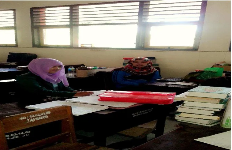 Gambar 12 : Ruang Guru di SMK Negeri 1 Bandung Tulungagung. 