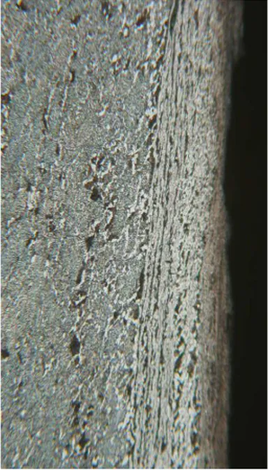 Gambar 17 : Struktur mikro pada lokasi 4  berupa ferit-perlit dan bainit, terlihat adanya  alur struktur yang terdeformasi