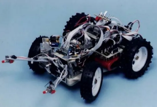 Gambar 2.1 Robot Car Like Mobile Robot (CLMR) [29] 
