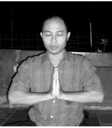 GAMBAR 2.3  GAMBAR 2.4 