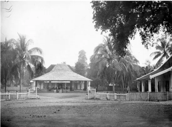 foto : Koleksi Troopen Museum (Hendrik Veen 1900-1940) -Huis en tuin, Wedonoh Paton  (Wedana Patton) 