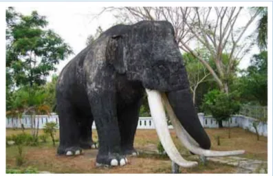 Gambar 3.6 Patung Gajah di Halaman Museum Trinil  Sumber: East Java (https://eastjava.com) 