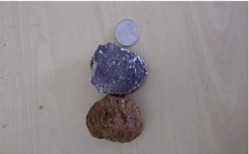 Foto  Batuan  Beku  Alterasi  pada  lokasi  Sampel  4  ditunjukkan  pada  Gambar  5.8 