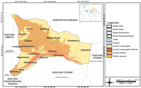 Gambar 2. Peta bahan permukaan/jenis tanah (Sumber: Dinas Permukiman dan Perumahan Provinsi  Jawa Barat, 2004).