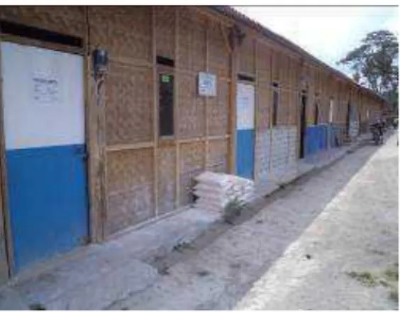 Gambar 6. Lokasi Huntara (Hunian Sementara) di Daerah Penelitian (Kumalawati, 2011)  Kejadian  bencana  banjir  lahar  juga  memunculkan  antusiasme  warga  untuk  mengunjungi  daerah  bencana (wisata bencana)