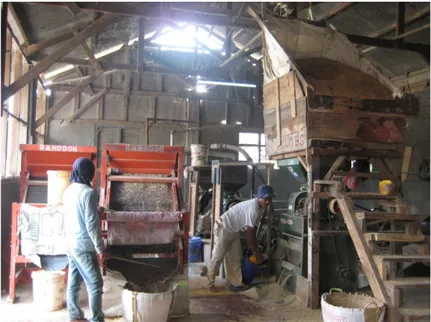 Gambar 4 menunjukkan proses penggilingan padi pada Gapoktan  Mekartani mulai dari pengupasan sekam menggunakan husker, pemisahan  gabah dan beras pecah kulit menggunakan separator, serta penyosohan  menggunakan polisher