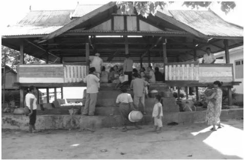 Gambar 2 : Pertemuan penolakan Pemekaran desa di Baruga 