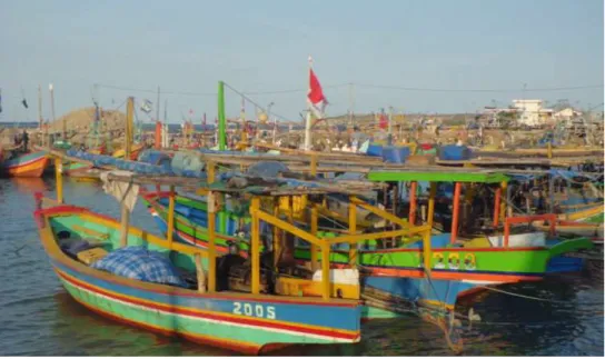 Gambar 2.1 Kapal Ikan Tradisiona l 