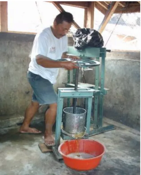 Gambar 3.8. Proses pengepresan II 