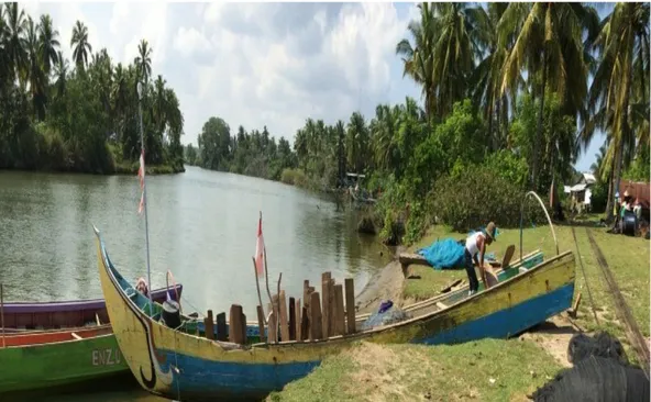 Gambar 2  Kapal boat seine atau payang di Pantai Indah  Mukomuko 