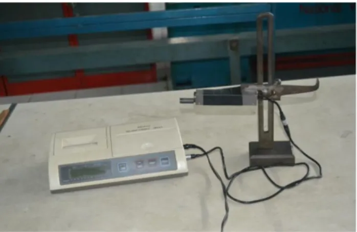 Gambar  2.2  Surface  Roughness  Tester  Laboratorium  CNC  Balai  Latihan  Kerja  Industri  Makassar