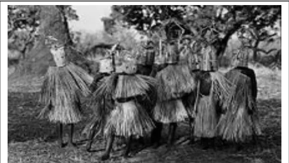 Gambar 7 1 Upacara kedewasaan dari suku WaYao di Malawi, Afrika (Sumber: akses internet) 