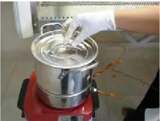 Gambar 11.  Pemasakan udang dalam panci kukus             e. Pendinginan 