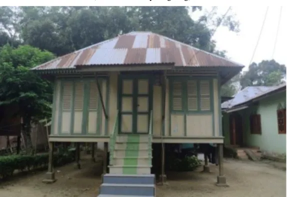 Gambar 2.2. Bangunan rumah tinggal Melayu di yang menggunakan bahan seng  (Sumber: Survey langsung) 