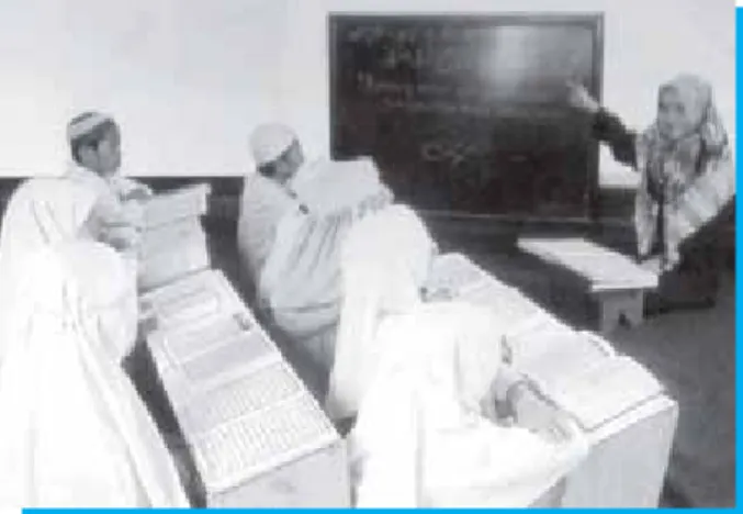 Gambar 1.1 Mengkaji Al-Qur’an