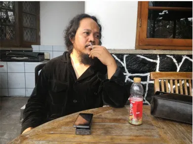 Foto 3. 1 Wawancara bersama Uwi Prabu pendiri sekaligus pelatih KSBP   (dok. Grevi Widiani Tanujaya, 2015) 