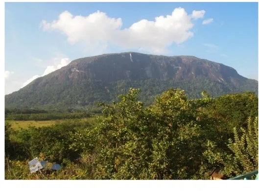 Gambar 4 Pemandangan Alam Bukit Kelam  2.  Jalan lingkar kelam 