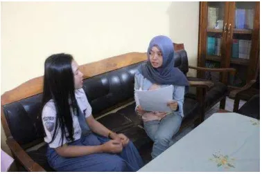 Gambar 1. Wawancara dengan Uswatun Hasanah, M.Pd. 