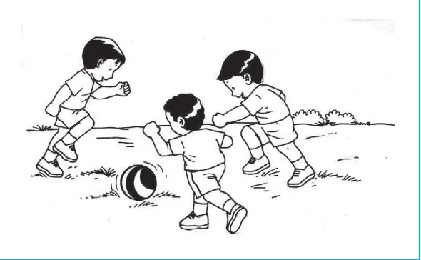Gambar 2.2 Togar bermain bola dengan teman sekolahnya.