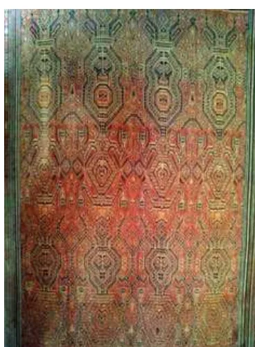 Gambar 1.15 Kain Seko Mandi, teknik tenun-ikat, benang katun, sebagai kain penutup jasad (kematian)